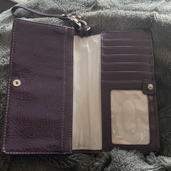 Genuine Coach Wallet - Picture 2 of 4